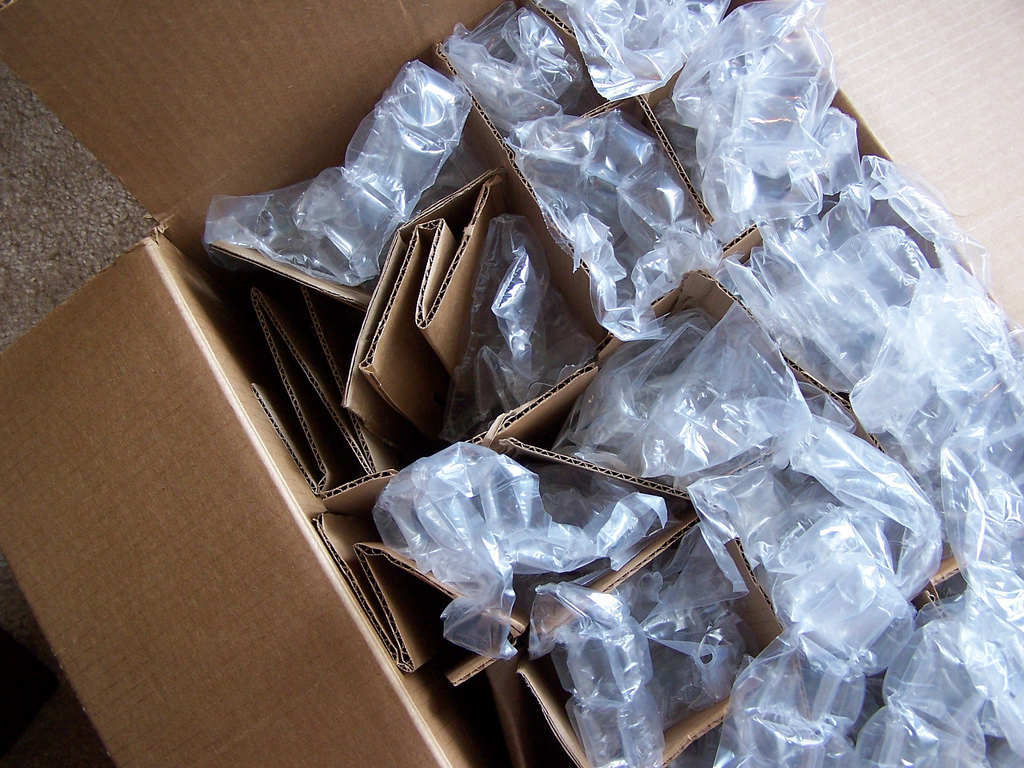 moving box with bubble wrap
